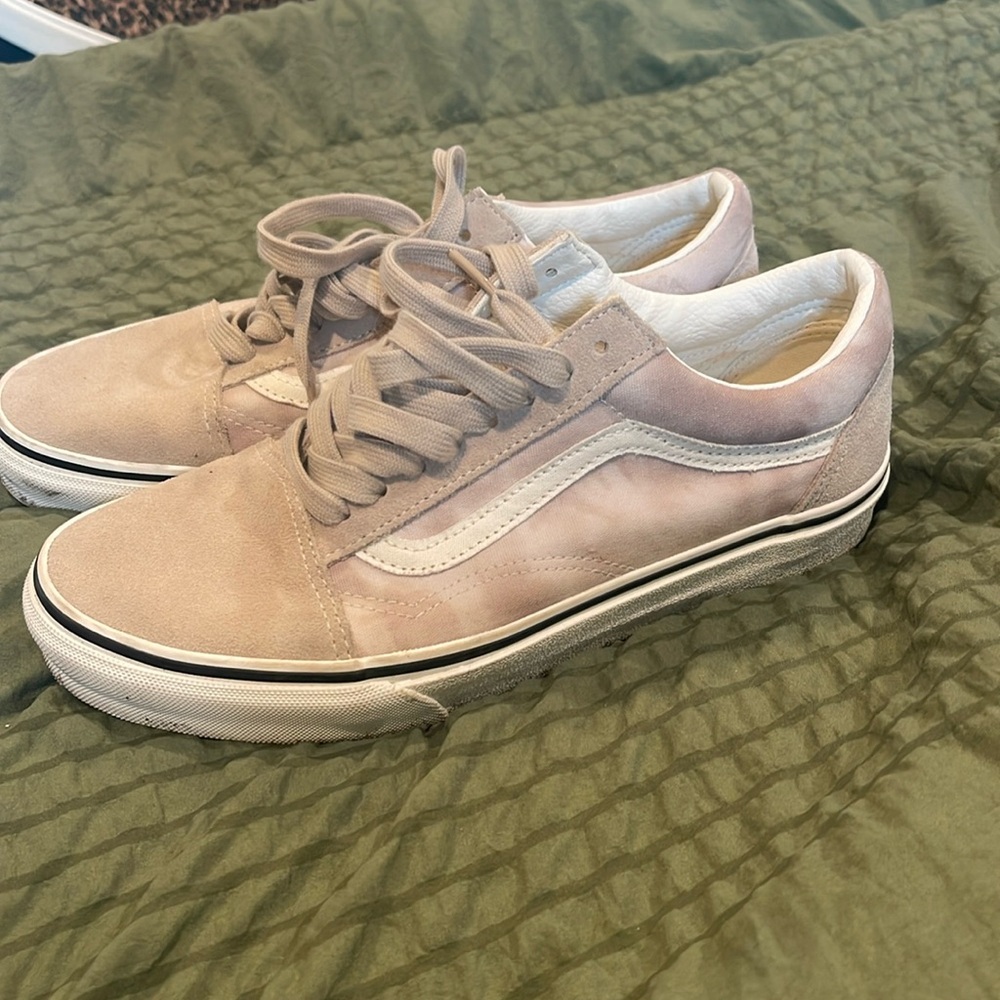 Women’s Vans size 9. Cream beige